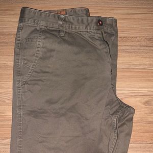 DOCKERS CHINO KHAKI PANTS